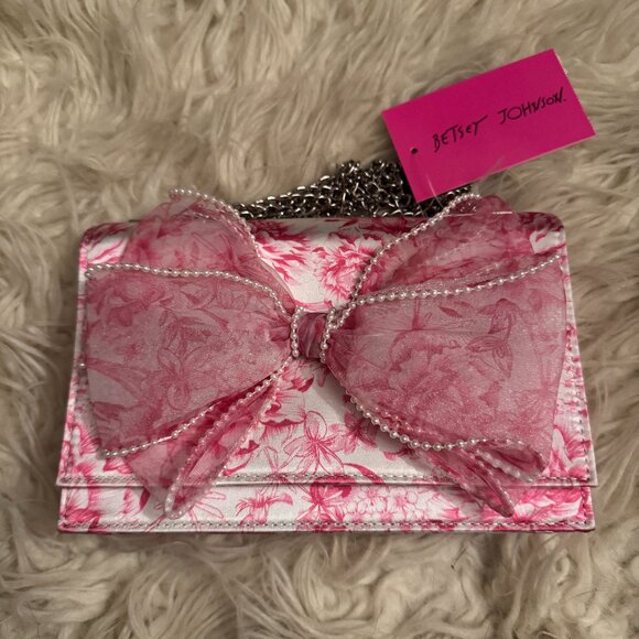 Betsey Johnson Pearl Trim Bow Kitsch in Pink Brand New w/ Tags - Picture 1 of 5